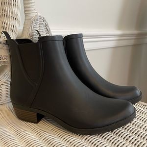 **NEW Lucky Brand Rain Booties